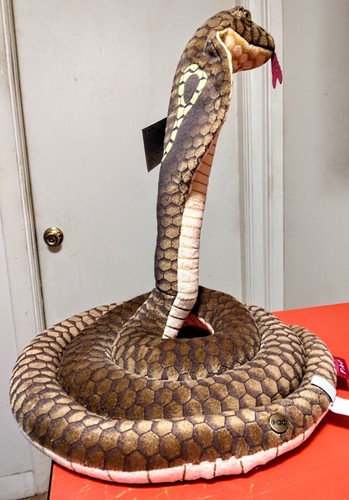 2015 FAO SCHWARZ KING COBRA PLUSH SNAKE BENDABLE NECK 65" UNCOILED NEW - Picture 3 of 8