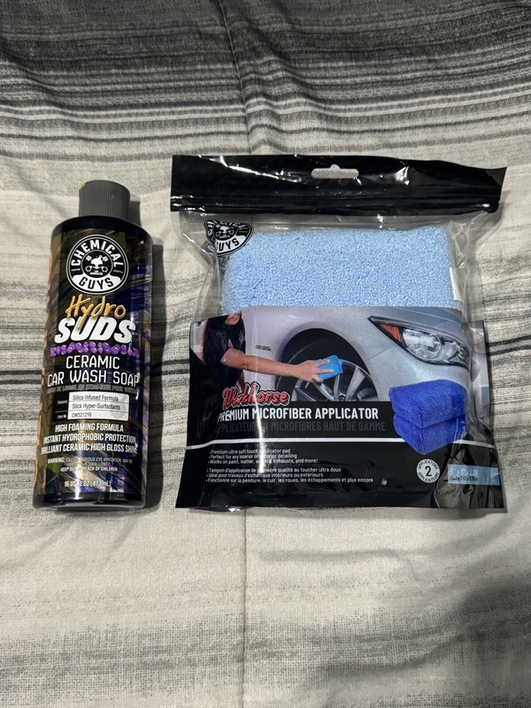 Chemical Guys CWS21216 HydroSud Ceramic SiO2 High Foaming Soap w/ Microfiber App