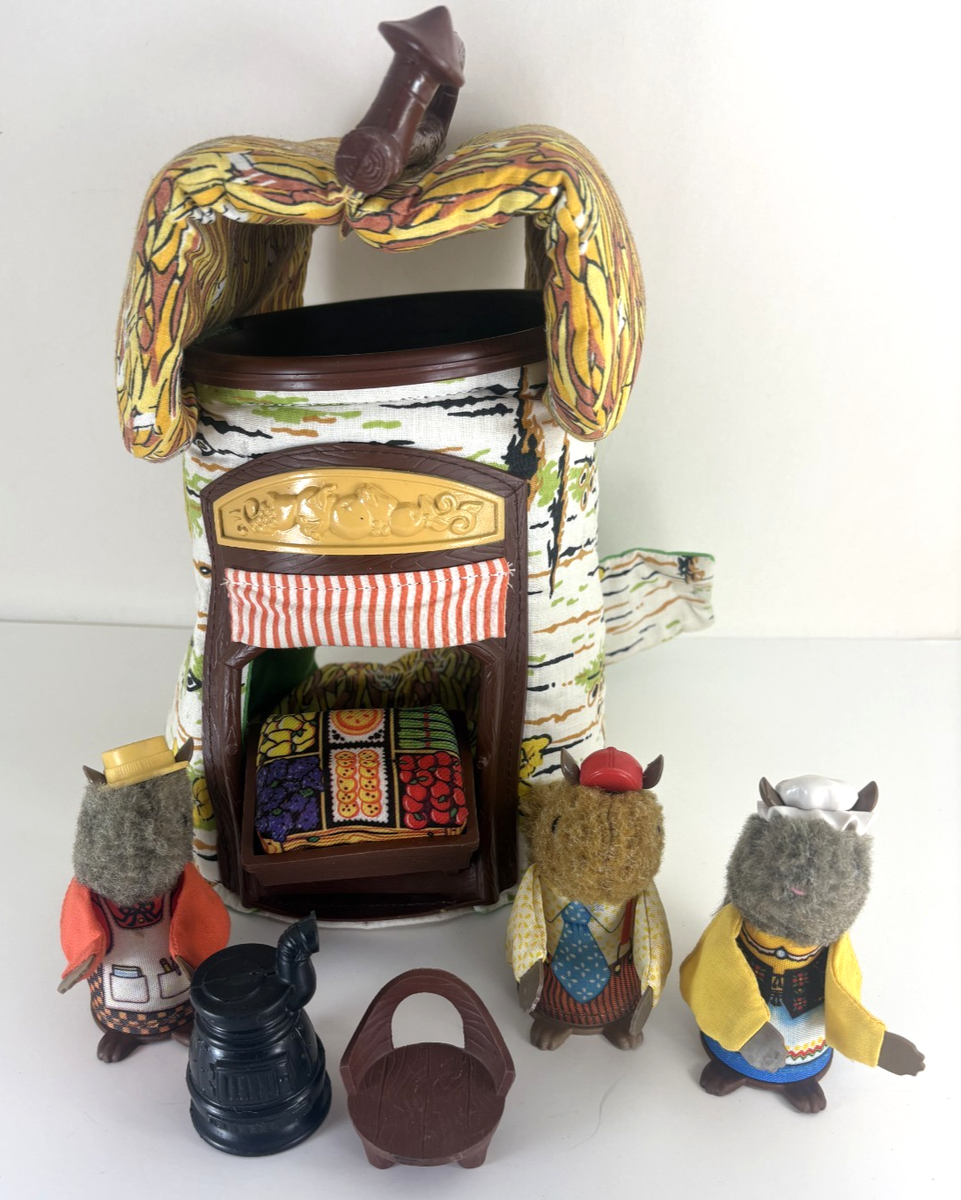 Vintage 1980 Fisher Price Woodsey Squirrel Family Log House Store