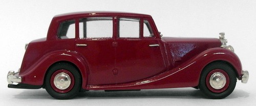 Lansdowne Models 1/43 Scale LDM8A - 1954 Triumph Renown Mk II Saloon - Maroon - Picture 2 of 5