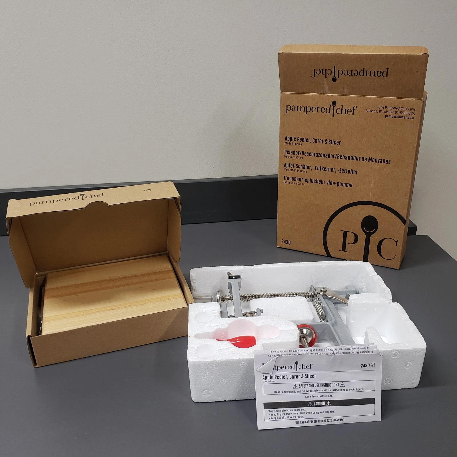 Pampered Chef Apple Peeler Corer Slicer 2430 and Stand 2466 New in box RETIRED
Opens in a new window