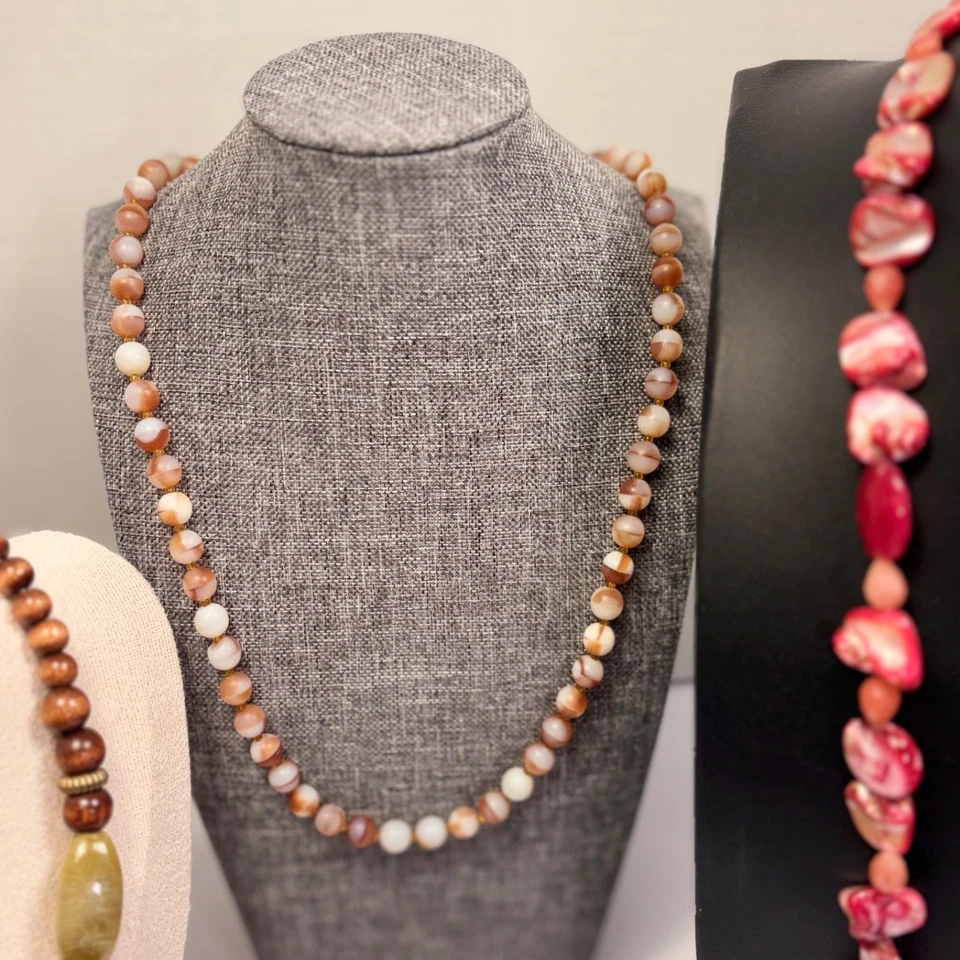 Lote de 3 collares vintage boho con cuentas - estilos de concha, piedra y madera Foto 4 de 4