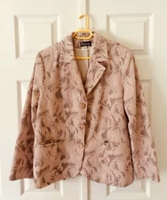 Revery Collection Knit Jacquard Long Sleeve Peak lapel Collar Jacket.