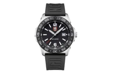 LUMINOX Men's Pacific Diver Quartz Black Dial Rubber Strap Dive Watch XS.3121.1