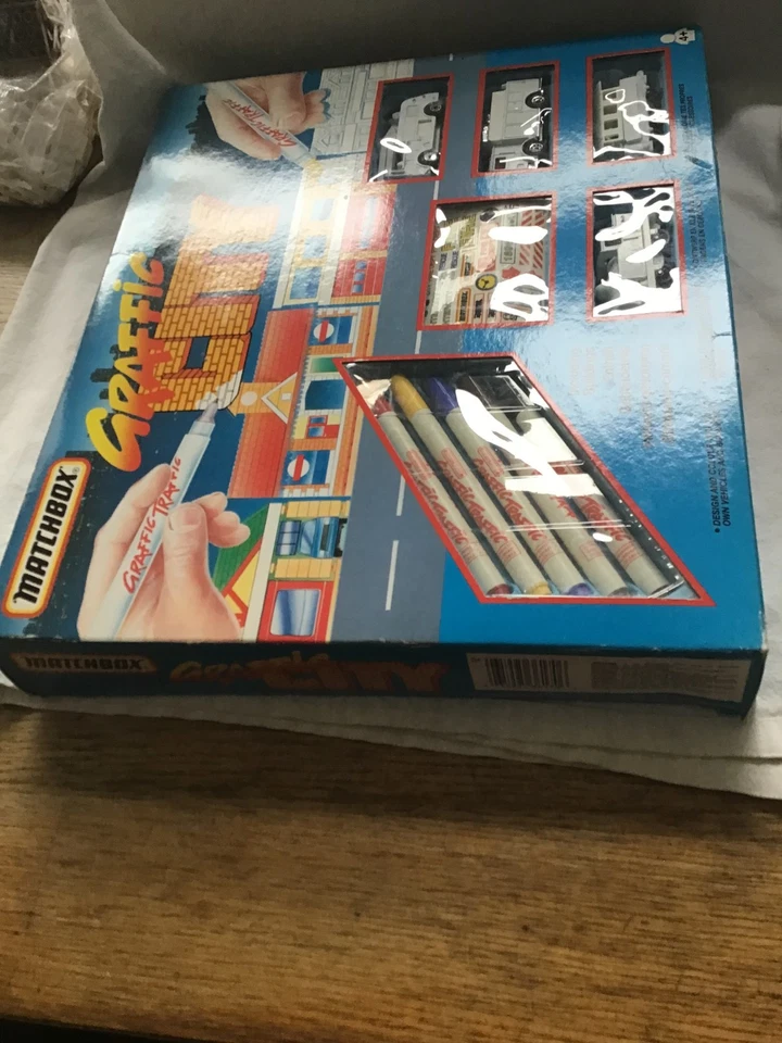 MATCHBOX GRAFFIC CITY GF-170 GIFT SET - COMPLETE - Image 3 of 4