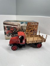 ERTL Collectibles 1918 Mack AC Bulldog Flatbed Truck Texaco 1:32 Diecast w/ Box