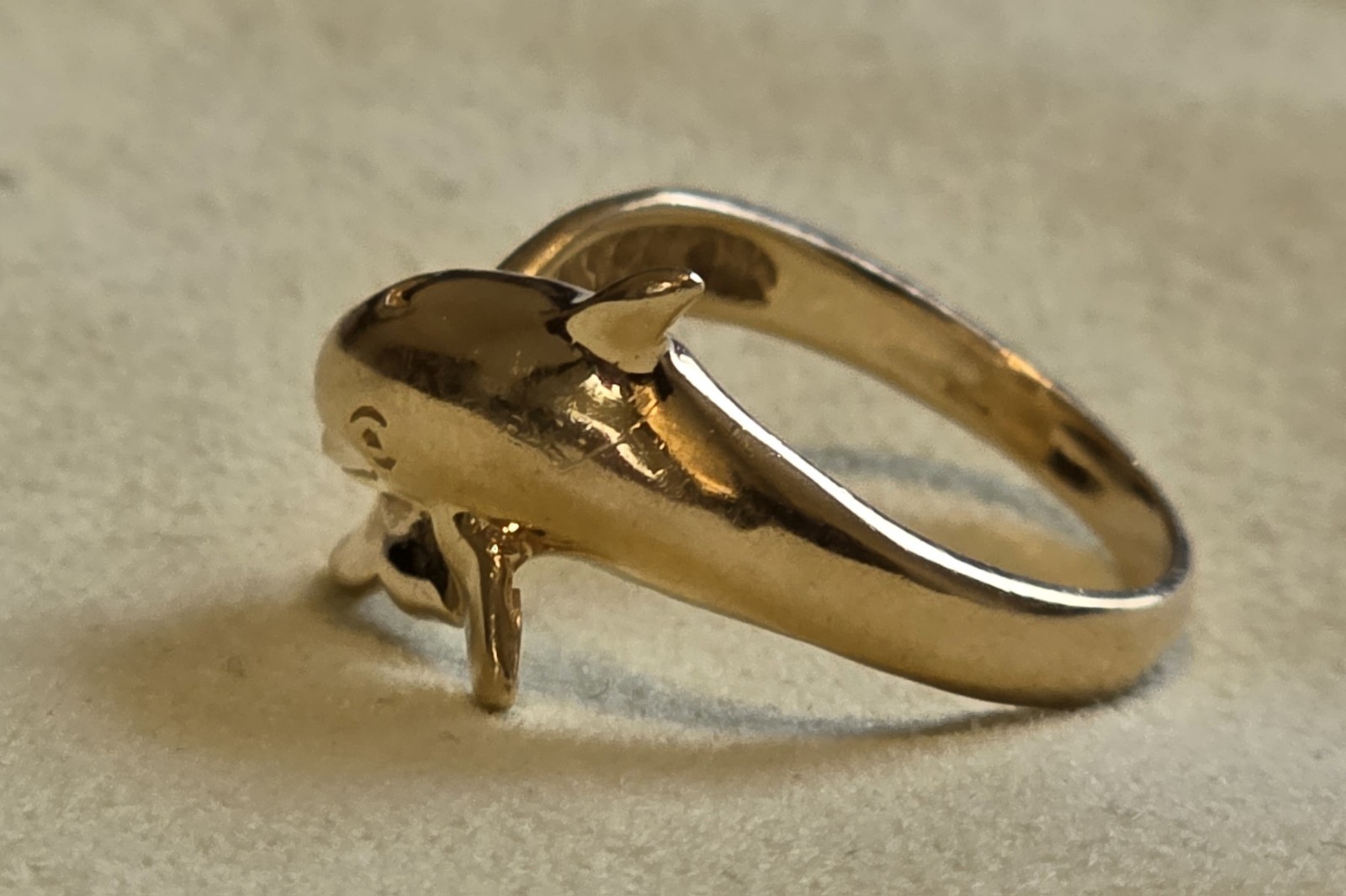 14K Solid Yellow Gold Single Dolphin Ring Size  7 - image 2