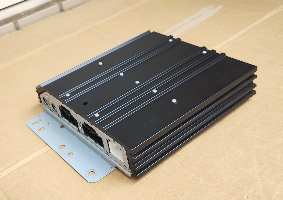 Mitsubishi Delica Genuine Audio Radio Amplifier Power Amp 8701A222
