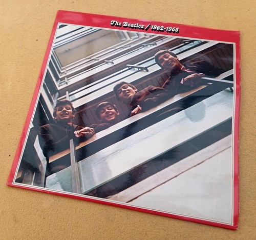 " THE BEATLES 1962-1966 " SUPERB EARLY UK PRESS WITH INNERS NO G.MARTIN CREDIT - Picture 12 of 15
