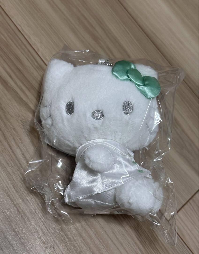 Mint [Unused] Clinique x Hello Kitty limited edition stuffed toy