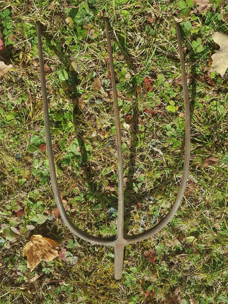 Antique Metal Iron Pitch Fork Head 3 Tine 13.5" Primitive Farm Tool Hay Barn OLD