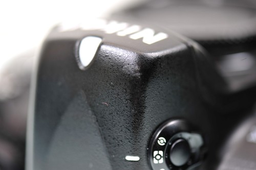 Nikon D2X 12MP PRO OUTFIT W/16-50MM F/2.8 + SB-800 SUPER CLEAN + ONLY 24,580 SC - Picture 9 of 19