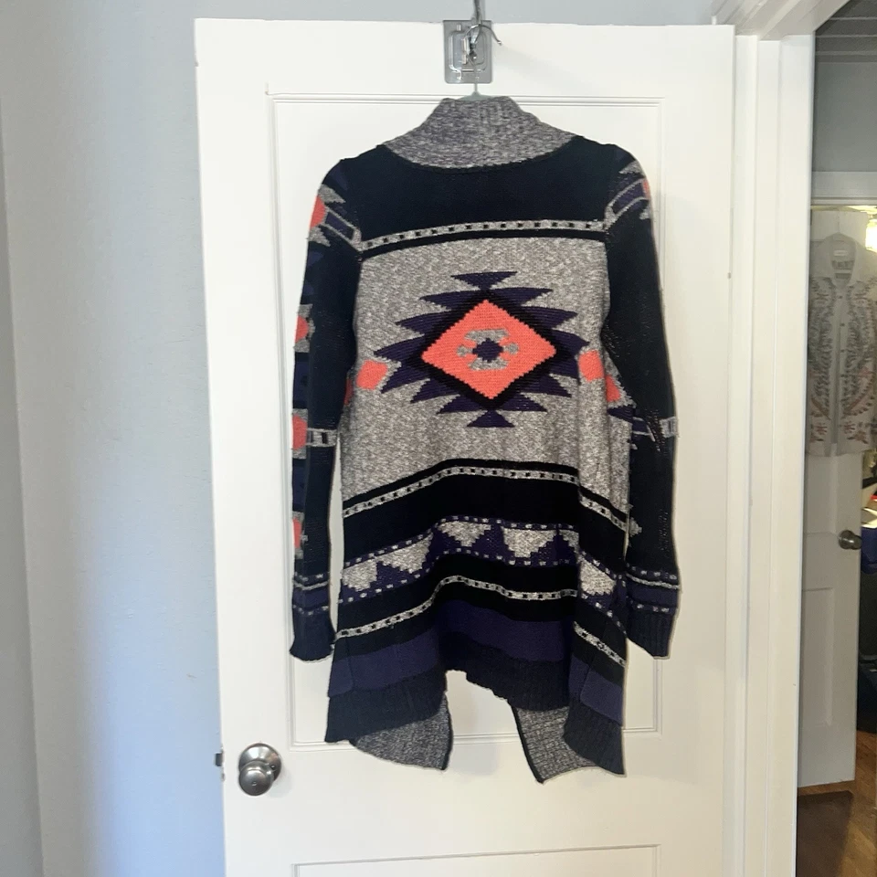 Suéter cárdigan estampado azteca Lucky Brand para mujer talla L negro y gris Foto 2 de 4