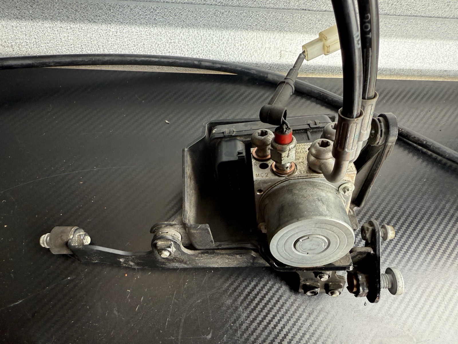 KTM 690 SMC Brake ABS Module Pump  COMPLETE good 690/701 Enduro  2017 fits 14-18