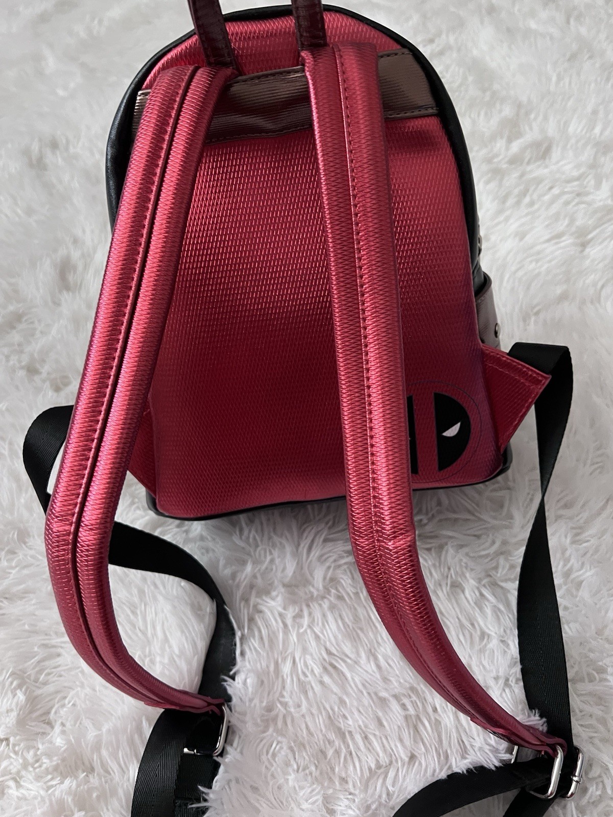 Deadpool Loungefly Mini Backpack: Preowned Great … - image 5