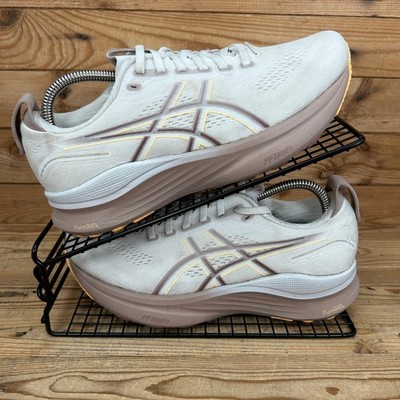 Asics Turnschuhe Damen UK 5,5 Gel Kayano 32 Weite weiß orange leuchtend Laufschuhe