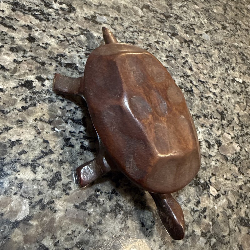 VINTAGE HAND CARVED WOODEN TURTLE TRINKET BOX 1970's 