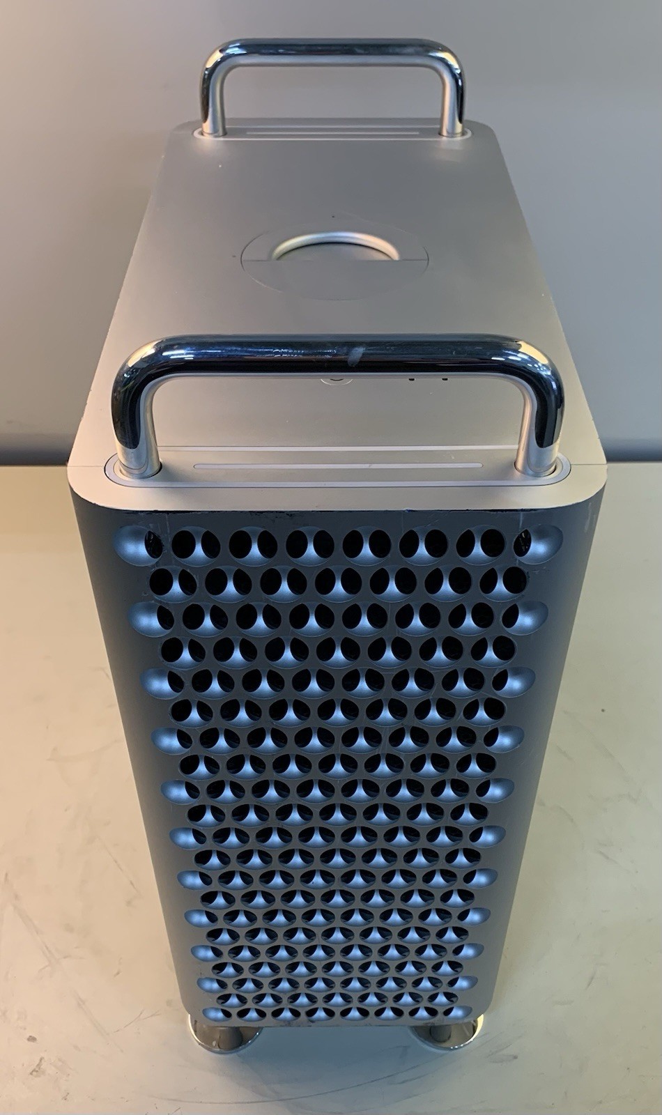 Apple Mac Pro 2019 XeonW 12-Core 1TB SSD 64GB DDR4 AMD Radeon Pro 580X 8GB/Tahoe
