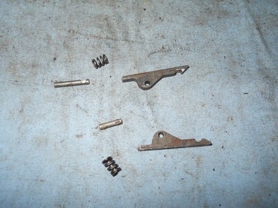 Mossberg 500/Maverick 88 12GA Extractor Set Left & Right w/ Pins & Springs #S75