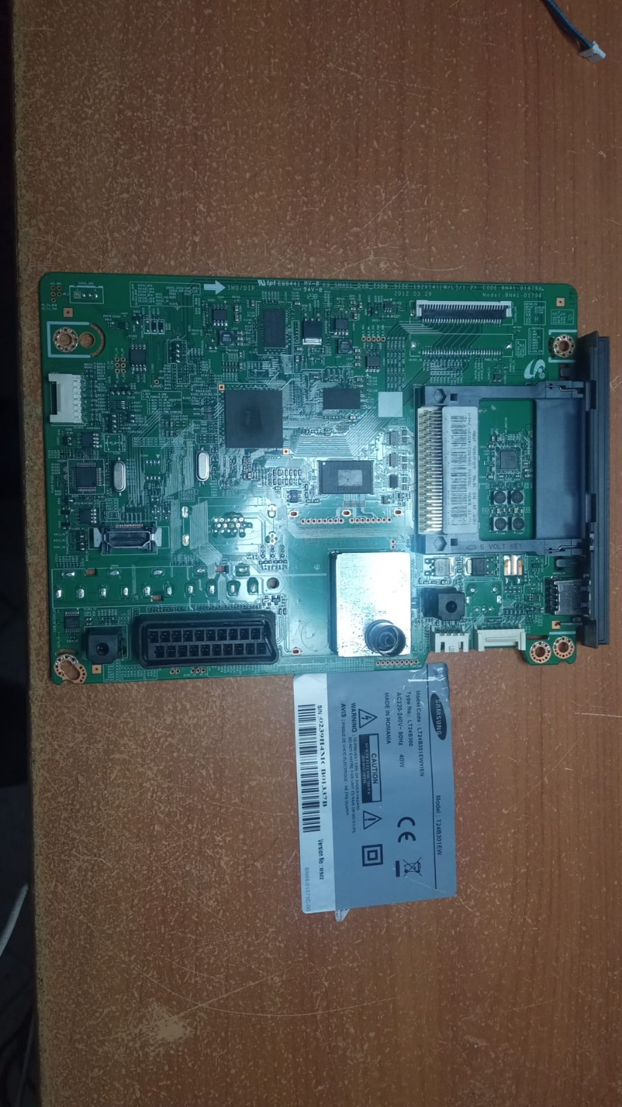 MAIN PER TV SAMSUNG LT24B301EWY BN94-058415L