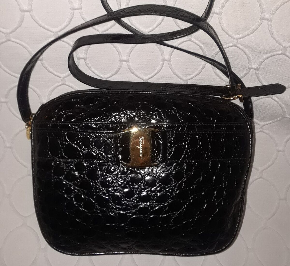 SALVATORE FERRAGAMO Classic VARA BLACK Croc Leather SALVATORE FERRAGAMO Classic VARA BLACK Croc Leather