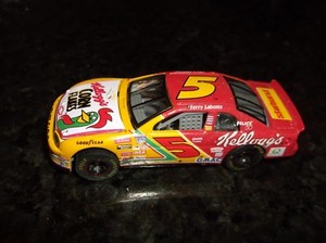 TERRY LABONTE #5 KELLOGG'S HOOD OPENS NASCAR 1/64 pre-owned