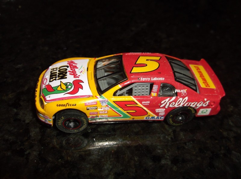 TERRY LABONTE #5 KELLOGG'S HOOD OPENS NASCAR 1/64 pre-owned