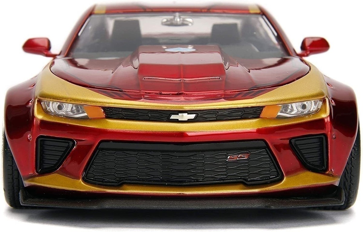 2016 Chevrolet Camaro SS W Iron Man Figure Marvel Avengers