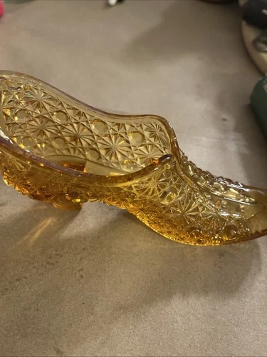 VINTAGE AMBER FENTON ART GLASS Shoe, BUTTON DAISY Design, 1920s
