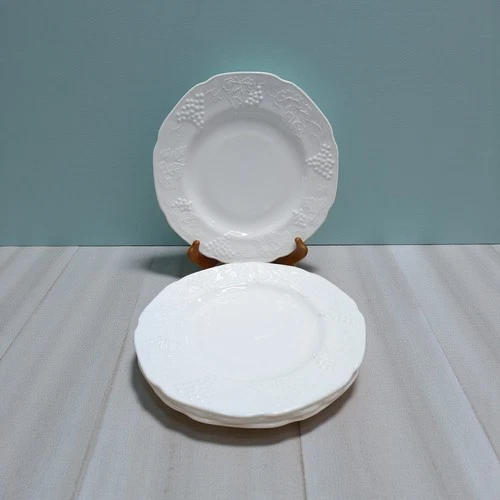Set Of 4 Vintage Indiana Glass Milk Glass Harvest Grape 9 3/4" Dinner Plates