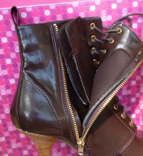 SUGAR "SKYLINE" JUNIOR HIGH HEEL SIDE ZIP-UP IN STYLE RED BOOTS LIST $60 - Picture 3 of 5