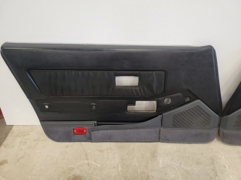 1986-1989 Nissan 300ZX 2+0 2 Seater Both Interior Door Panels BLACK Minor Flaws - Image 3 of 4