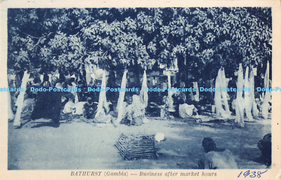 R182461 Bathurst. Gambia. Geschäft nach Marktzeiten