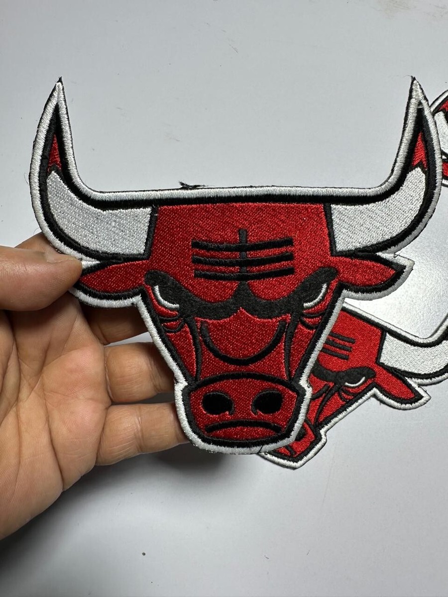 CHICAGO BULLS 刺繍ロゴ ウェア Lサイズ Men's Black Chicago Bulls Vintage Logo Full-Zip Windbreaker