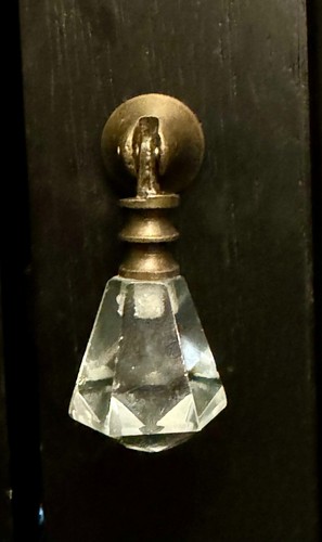 Vintage-Brass Drawer Pulls Handles Teardrop Glass Kitchen Cabinet Knob tear drop - Picture 2 of 24