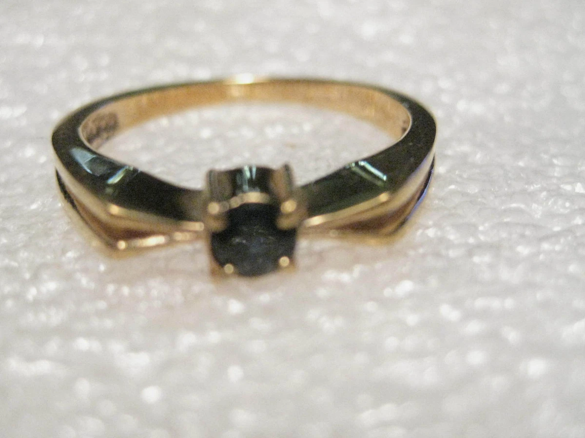 Flat sapphire hotsell ring
