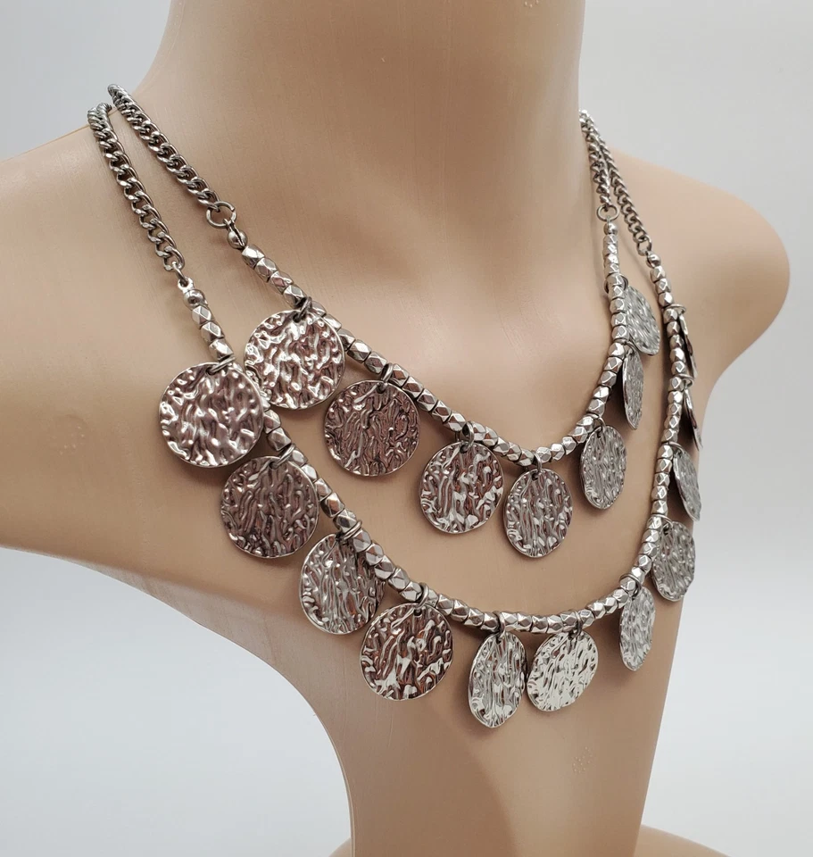 Collar babero CC 16 pulgadas martillado tono plata cuentas dos niveles collar medallón LEER Foto 4 de 4