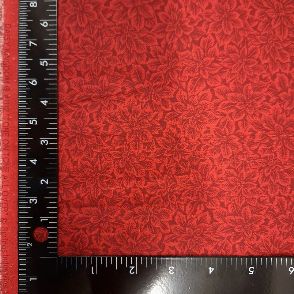 Tela de algodón de pascua tonal roja tono sobre tono Daisy Kingdom #1112 por comprar Foto 3 de 4