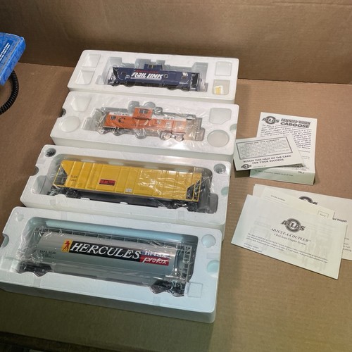 Lot of 4: ATLAS Trains O Gauge (2) Cabooses (2) NEW HOPPERS Mint LN In Boxes - Picture 3 of 24