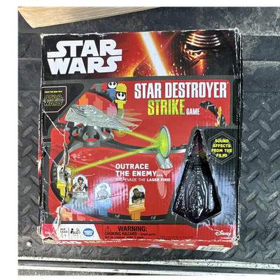 Wonder Forge Star Wars Star Destroyer Strike Board Game with Sound Effects, 6+