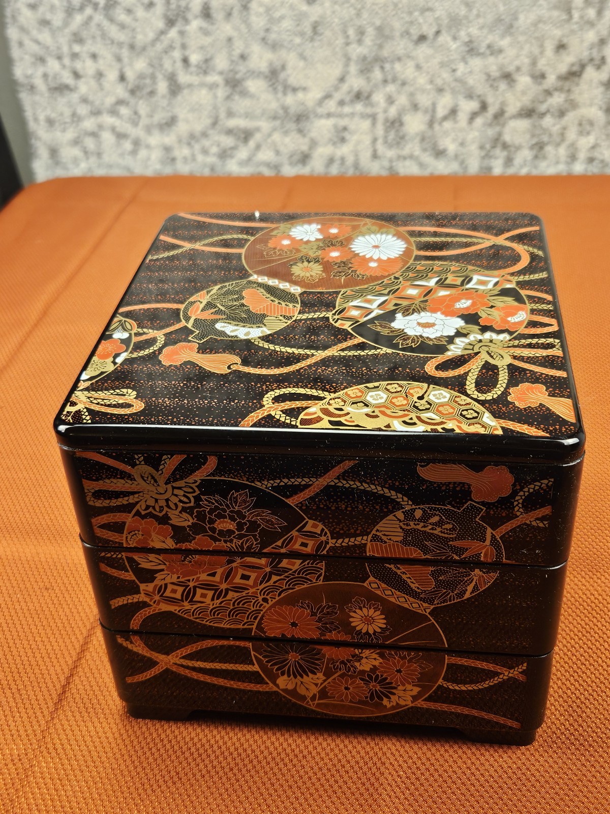 Lunch Container 3-tiers Lacquered Made In Japan