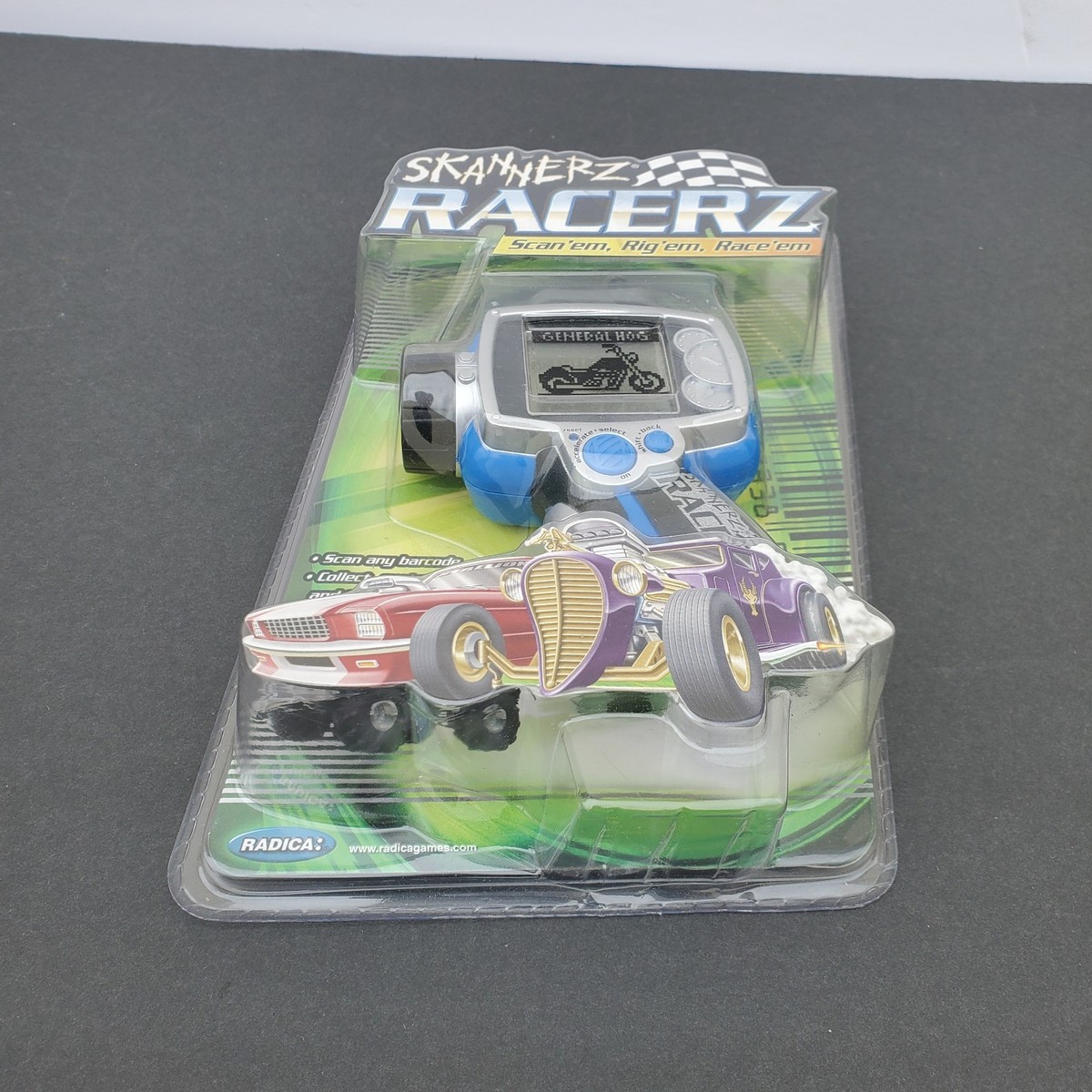 Skannerz Racerz Handheld Game Radica Barcode Scanning Racing