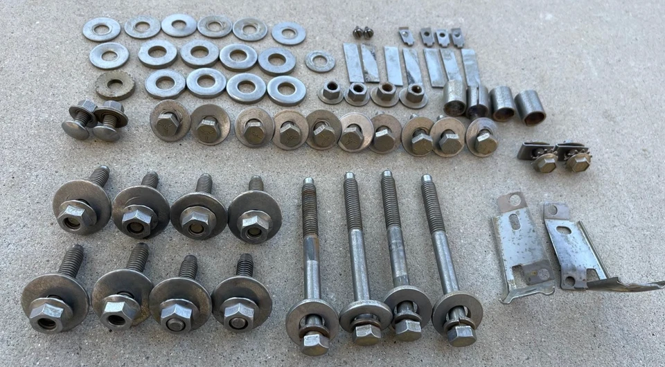 KIT PARACHOQUES TRASERO LINCOLN CONTINENTAL SOPORTE TUERCAS PERNOS ARANDELAS 1966-1969 Foto 4 de 4