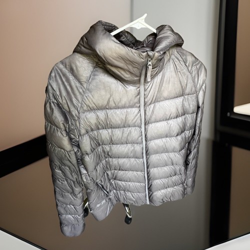 UniQlo Jacket Mens M Gray Ultra Light Down Puffer Water Repellant Lightweight