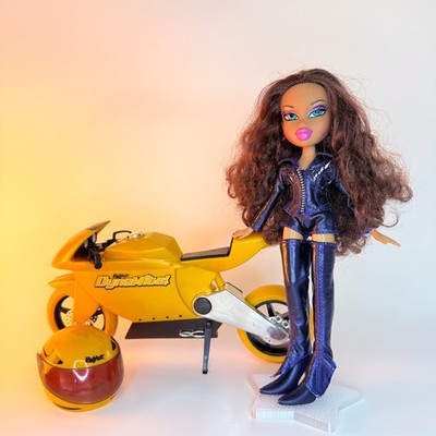 Bratz Dynamite! Motorbike Nevra 2-1 Combo Pack Fashion Doll & Bike 2006 MGA Y2K