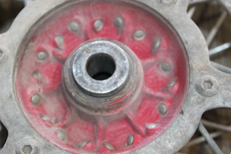 1991 Ktm 300 Exc Txc aro de roda traseira 18x2,5 amassado - Imagem 3 de 4