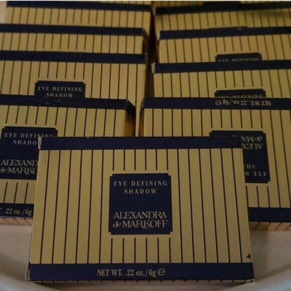 LIQUIDATION: ALEXANDRA de MARKOFF EYE DEFINING SHADOW 60 pieces NIB - Image 2 of 4