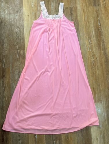 Vassaratte Munsingwear Vintage Sz L Long Pink Crep