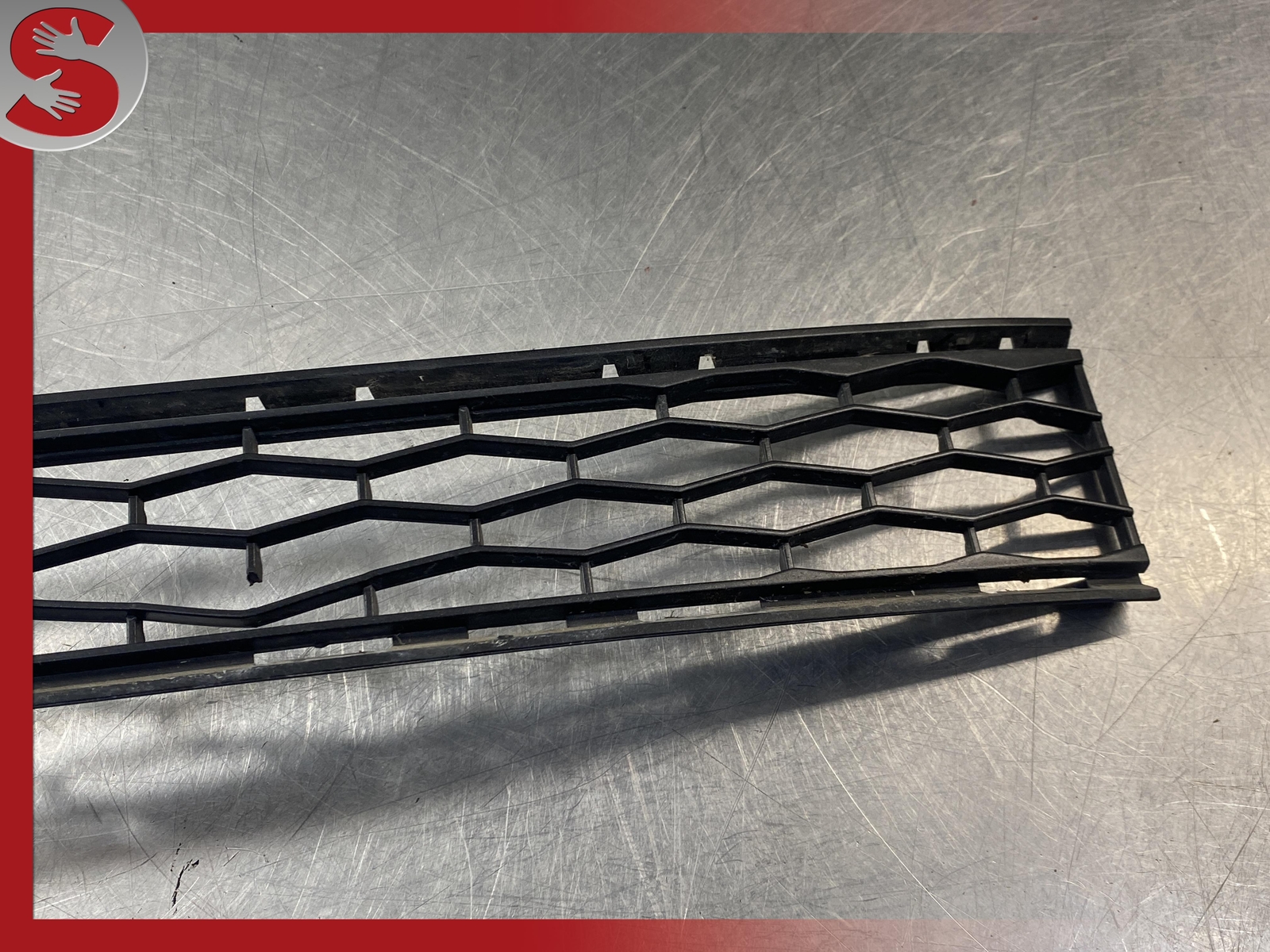 2014 2015 2016 2017 Maserati Ghibli Front Bumper Lower Grille OEM 670010773