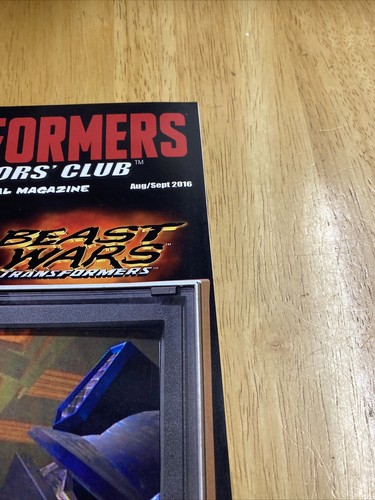 TRANSFORMERS COLLECTORS CLUB MAGAZINE #70 August / September 2016 - Picture 4 of 10